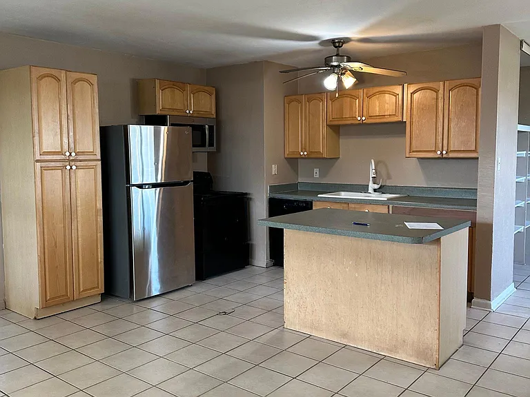 22202 Midway Blvd — Photo 6