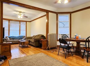 3326 N Clark St #2F, Chicago, IL 60657