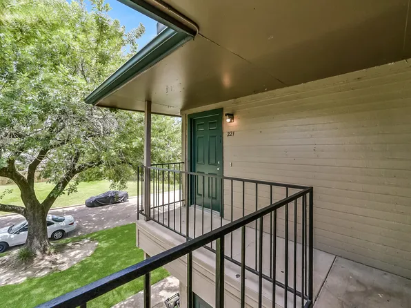 Spring Hill Village Apartments