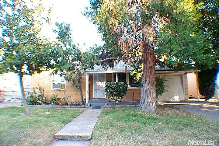 2750 Ellen St photo 1