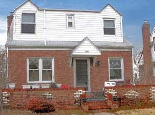 503 Beech St, New Hyde Park, NY 11040