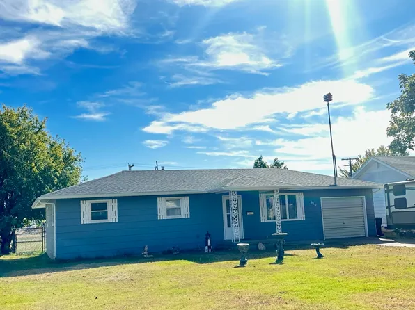 610 E Margaret Ave, Russell, KS 67665