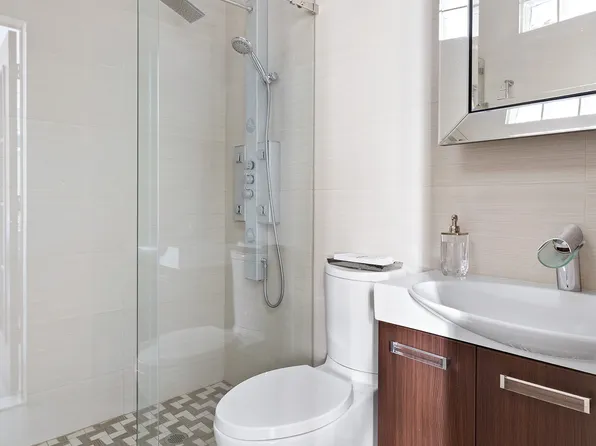 220 Madison Avenue image 13 of 14