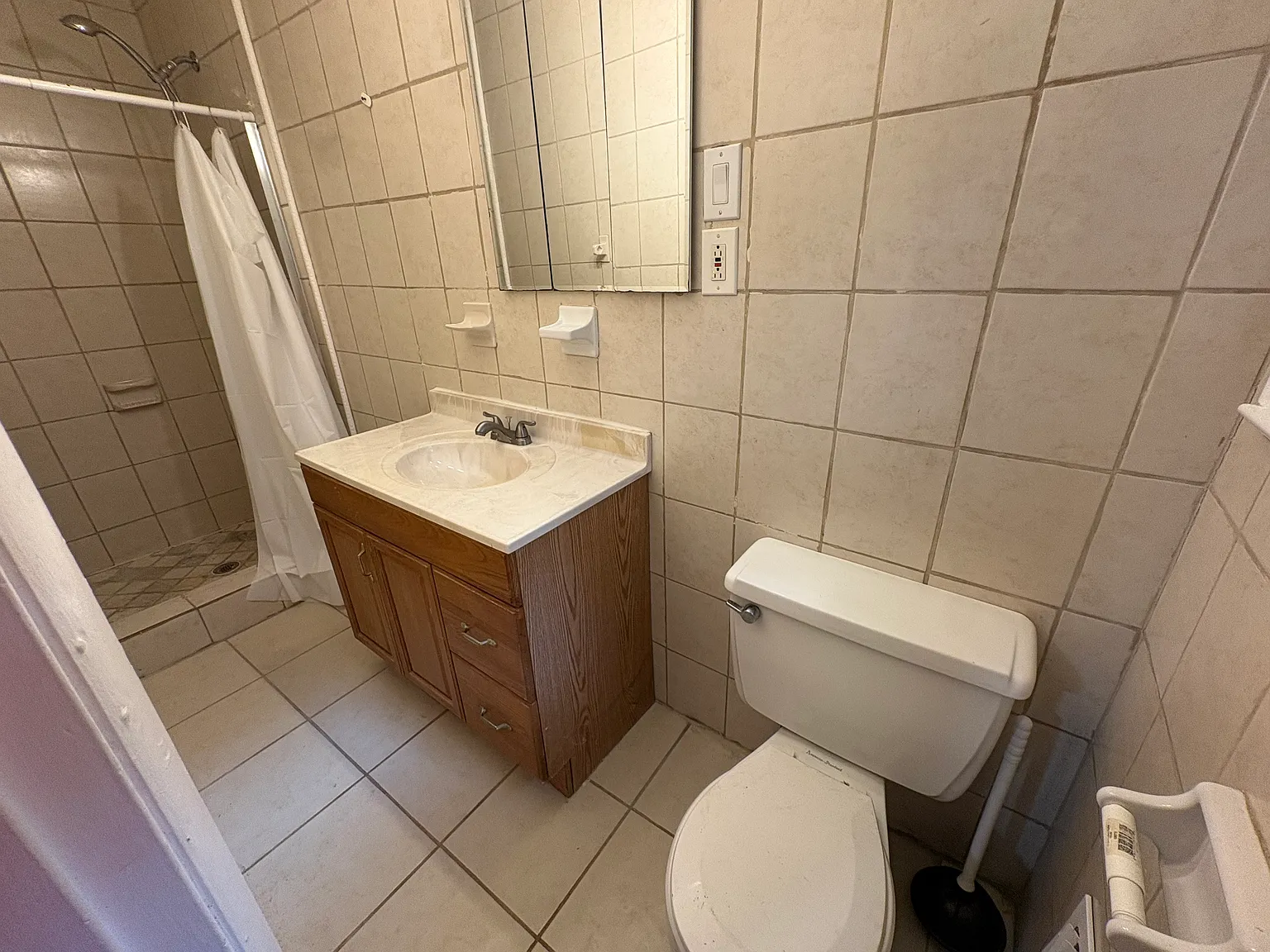 3 bed, 2100 sqft, $790 — Photo 4