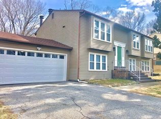 8945 Locust St, Waldorf, MD 20603