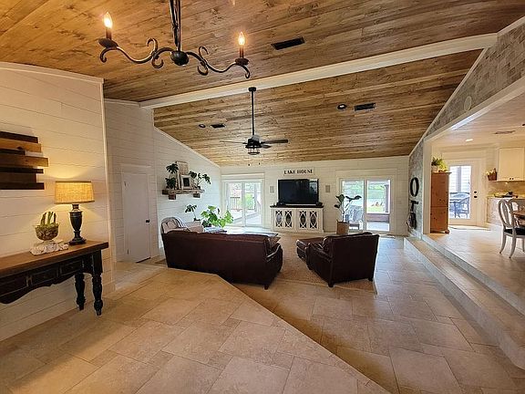 3rd image of 213 Arthur Moore Dr