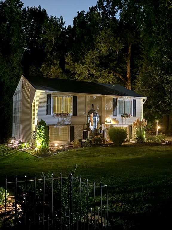 1725 Debbie Ln - Property Image