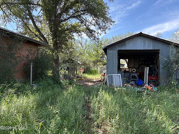 5th image of 17386 W Placer St
