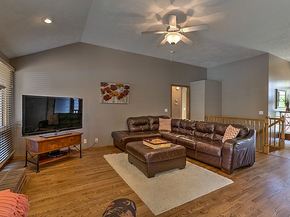 5th image of 8805 S 98th St