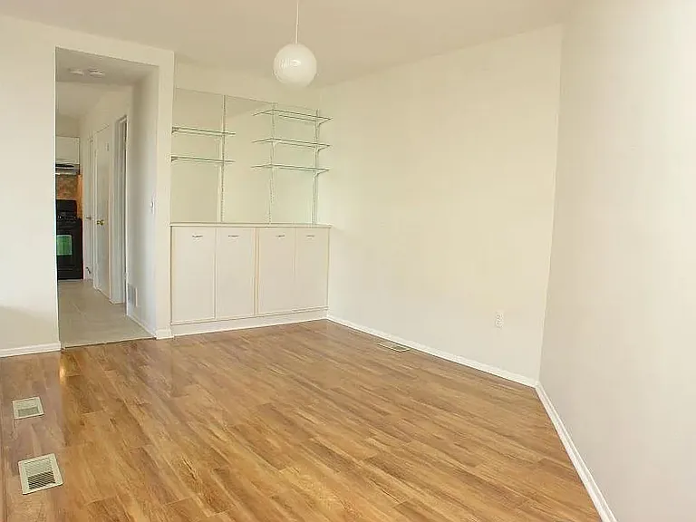 25 Bloomingdale Dr #3C — Photo 10