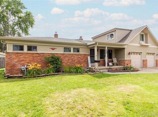 36230 N Price Dr, Clinton Township, MI 48035