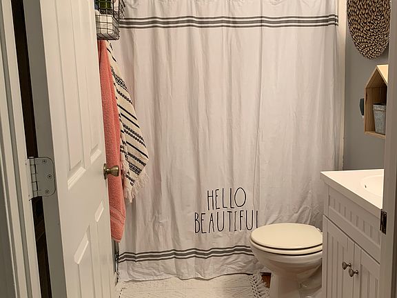 Guest bathroom upstairs 