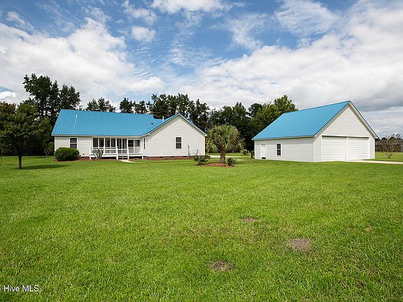 2nd image of 95 Aviator Lane