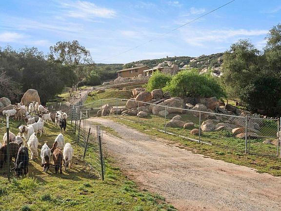 3rd image of 20845 Deerhorn Valley Rd