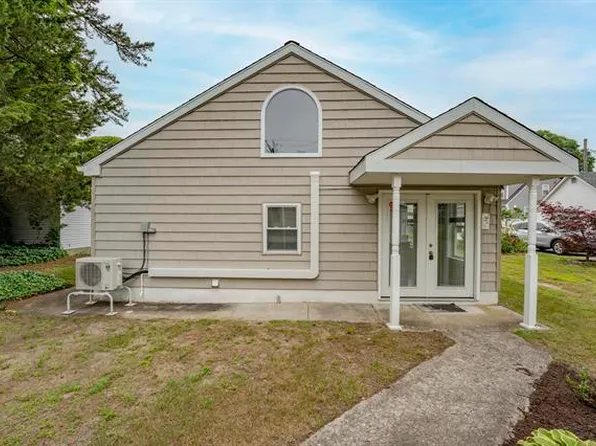 611 1st St, Somers Point, NJ 08244