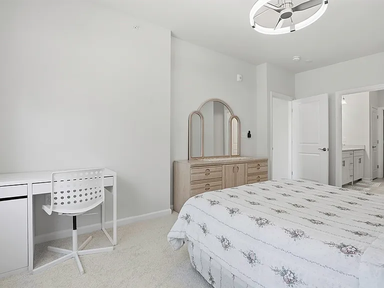 4 Winslow Ln #410 — Photo 20