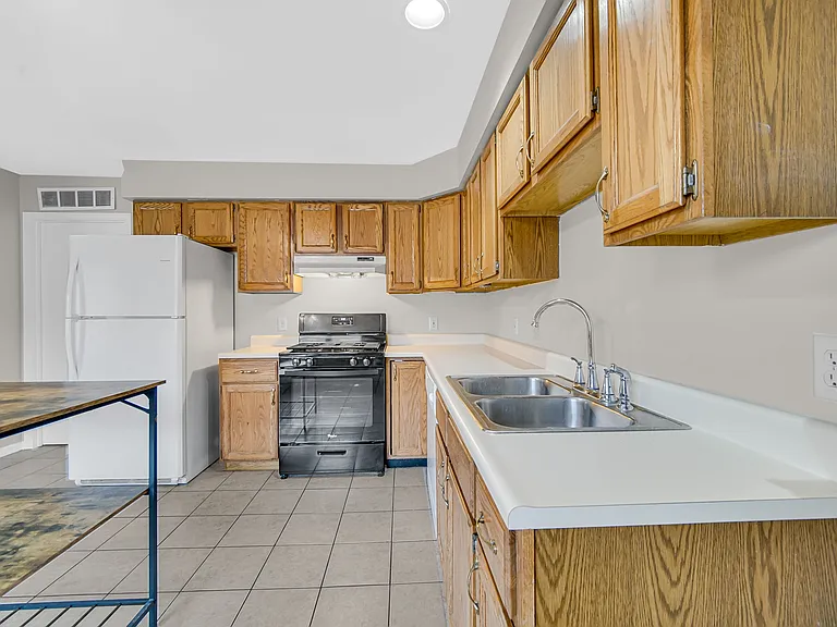 1548 Autumn Dr — Photo 8