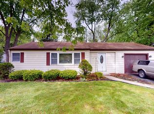 3336 N Betty Dr, Arlington Heights, IL 60004