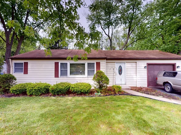 3336 N Betty Dr, Arlington Heights, IL 60004