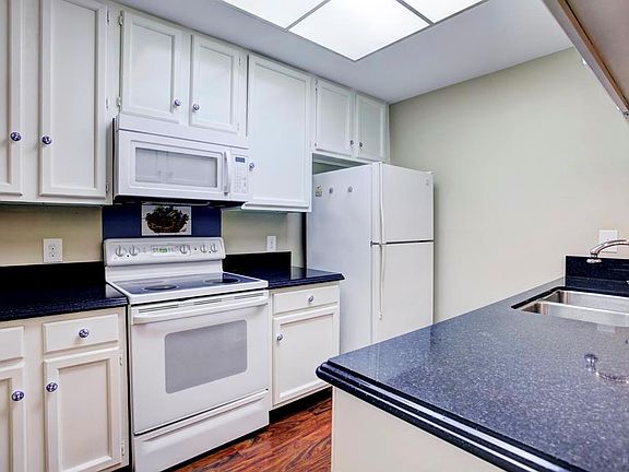 5th image of 11711 Memorial Dr APT 194