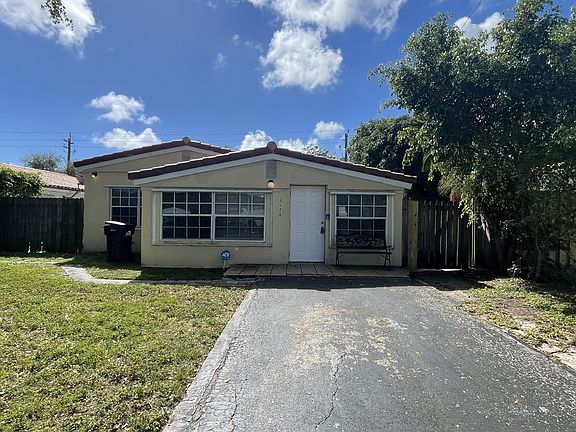 2nd image of 2174 NE 173rd St