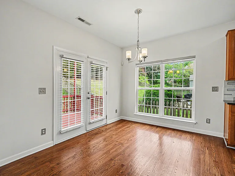 2119 Baggins Ln — Photo 16