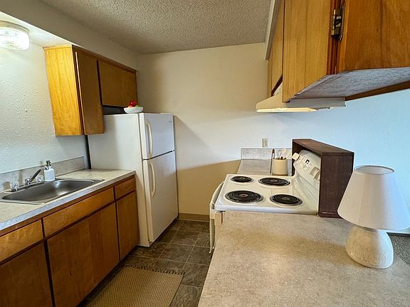 4th image of 1215 Pioneer St #12
