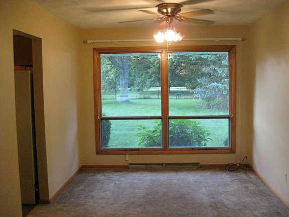 5th image of 23417 Parkwood Pl