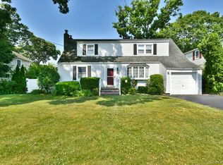 344 New York Avenue, Massapequa Park, NY 11762