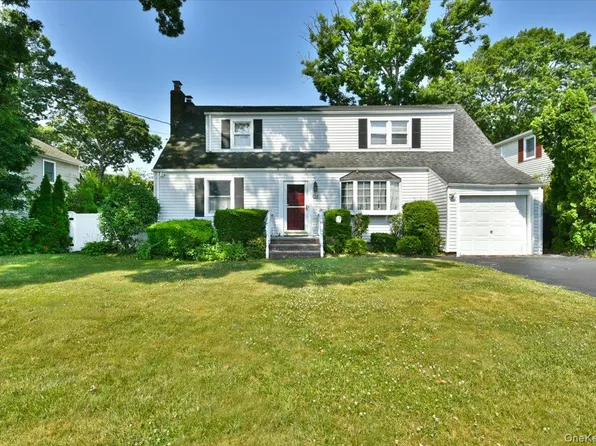 344 New York Avenue, Massapequa Park, NY 11762