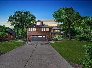 108 Claridge Dr, Coraopolis, PA 15108