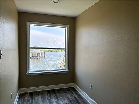 3rd image of 1466 Royal Palm Dr
