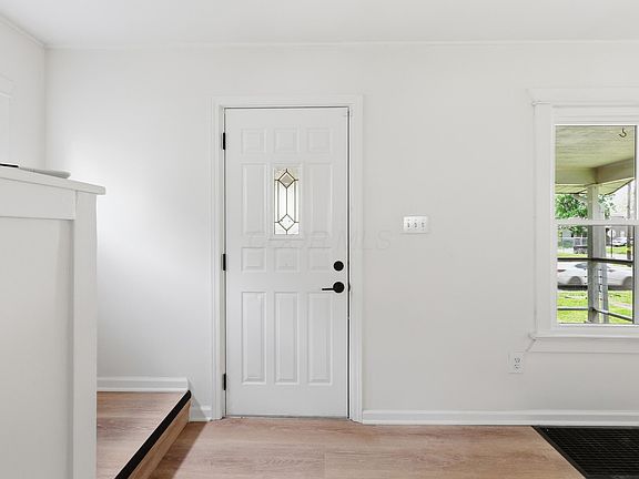3rd image of 2584 Eakin Rd
