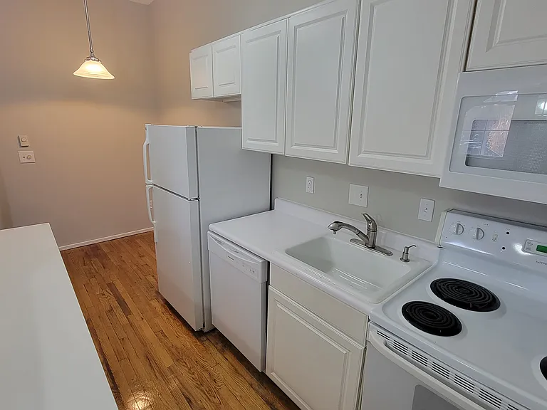 49 Warren St #C3 — Photo 16