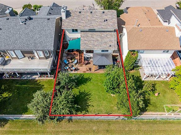 4th image of 144 N Riverstone Cres SE