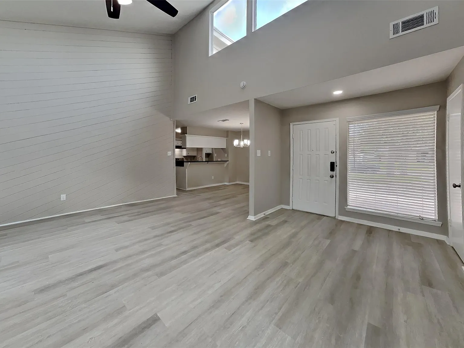 3 bed, 2.0 bath, 1567 sqft, $1,900 — Photo 2