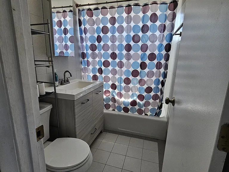 62 Shrewsbury Green Dr — Photo 16