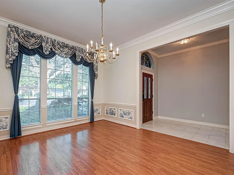 4502 Devonshire St — Photo 6