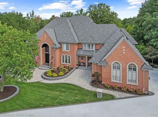 3500 Moceri Ct, Rochester, MI 48306