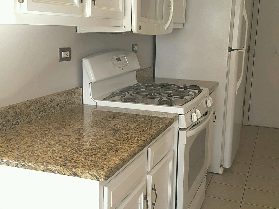 1st image of 1333 Lowell Dr