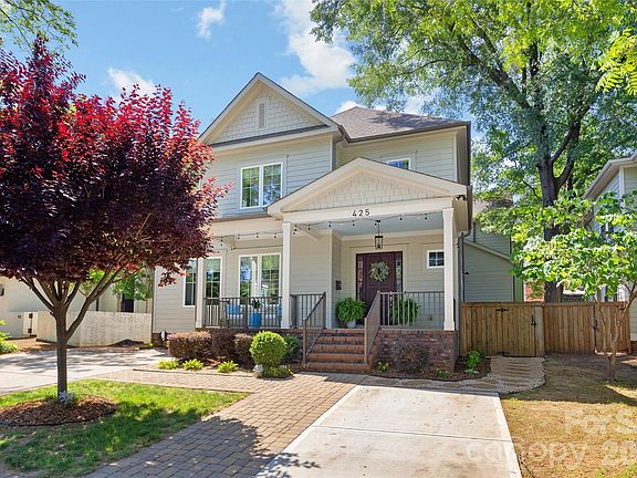 3rd image of 425 Pecan Ave