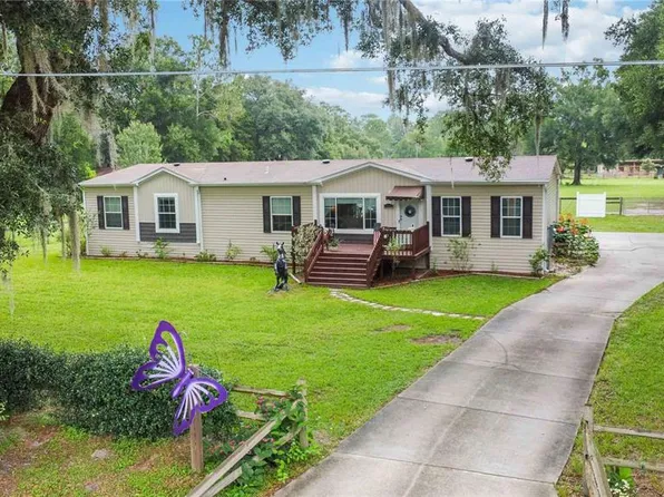 13055 SE 120th St, Ocklawaha, FL 32179