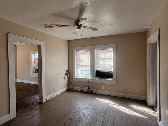 3rd image of 67 Clark St
