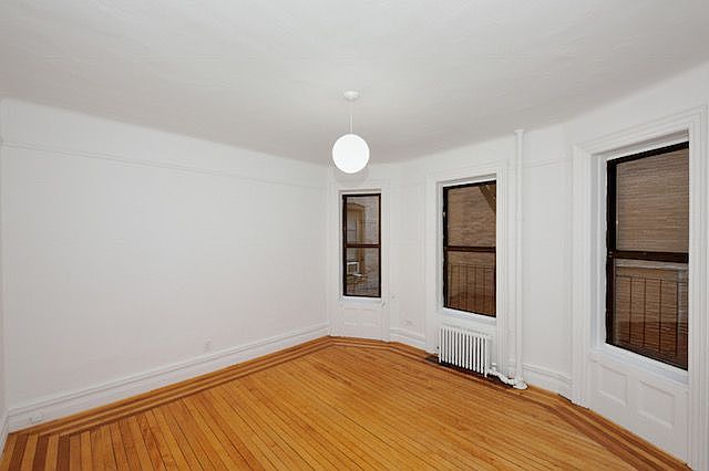 2nd image of 82 Washington Pl APT 3A