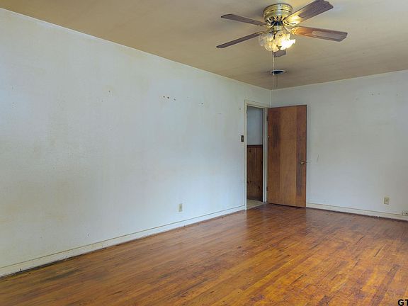 5th image of 1530 Charlotte Dr