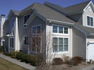 7 Regency Cir, Trumbull, CT 06611