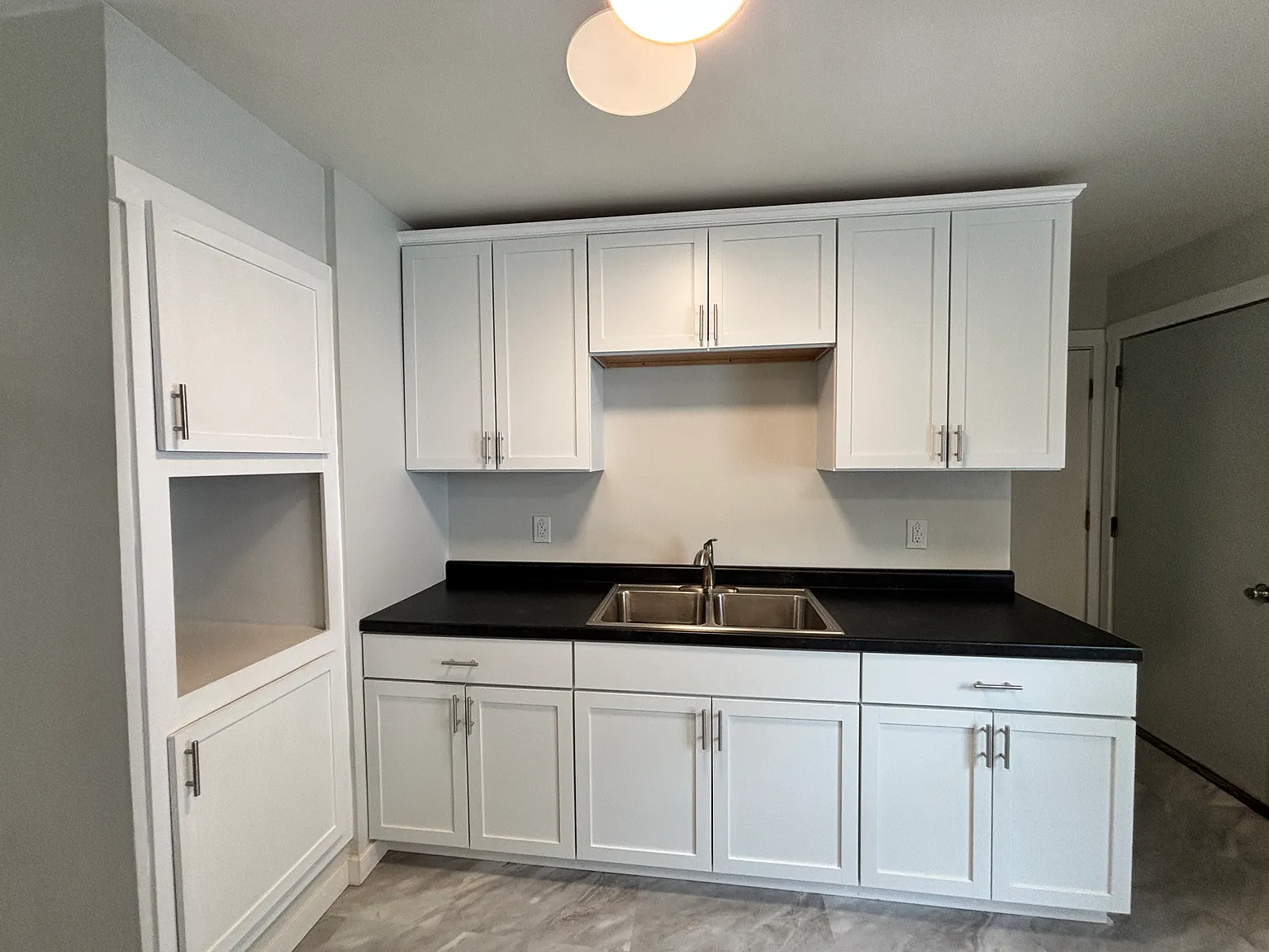 3 bed, 952 sqft, $1,800 — Photo 3