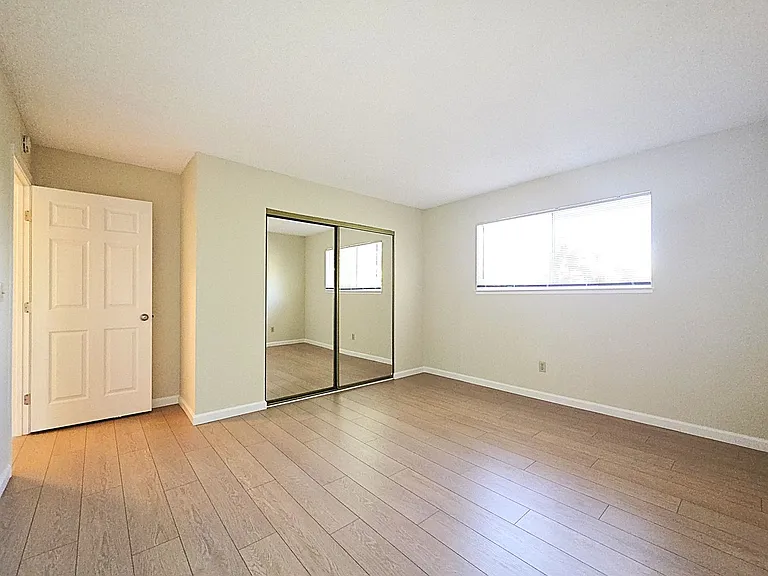 1005 Brinkby Ave — Photo 13