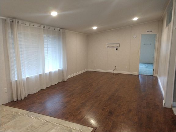 3rd image of 4613 Richlie St