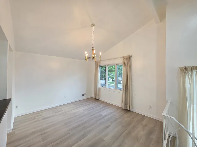 68 Cranford St #2 — Photo 4